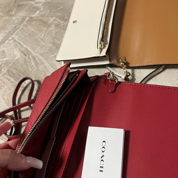 100% Authentic Coach Wallet, Crossbody Side Bags - Picture 3 of 6